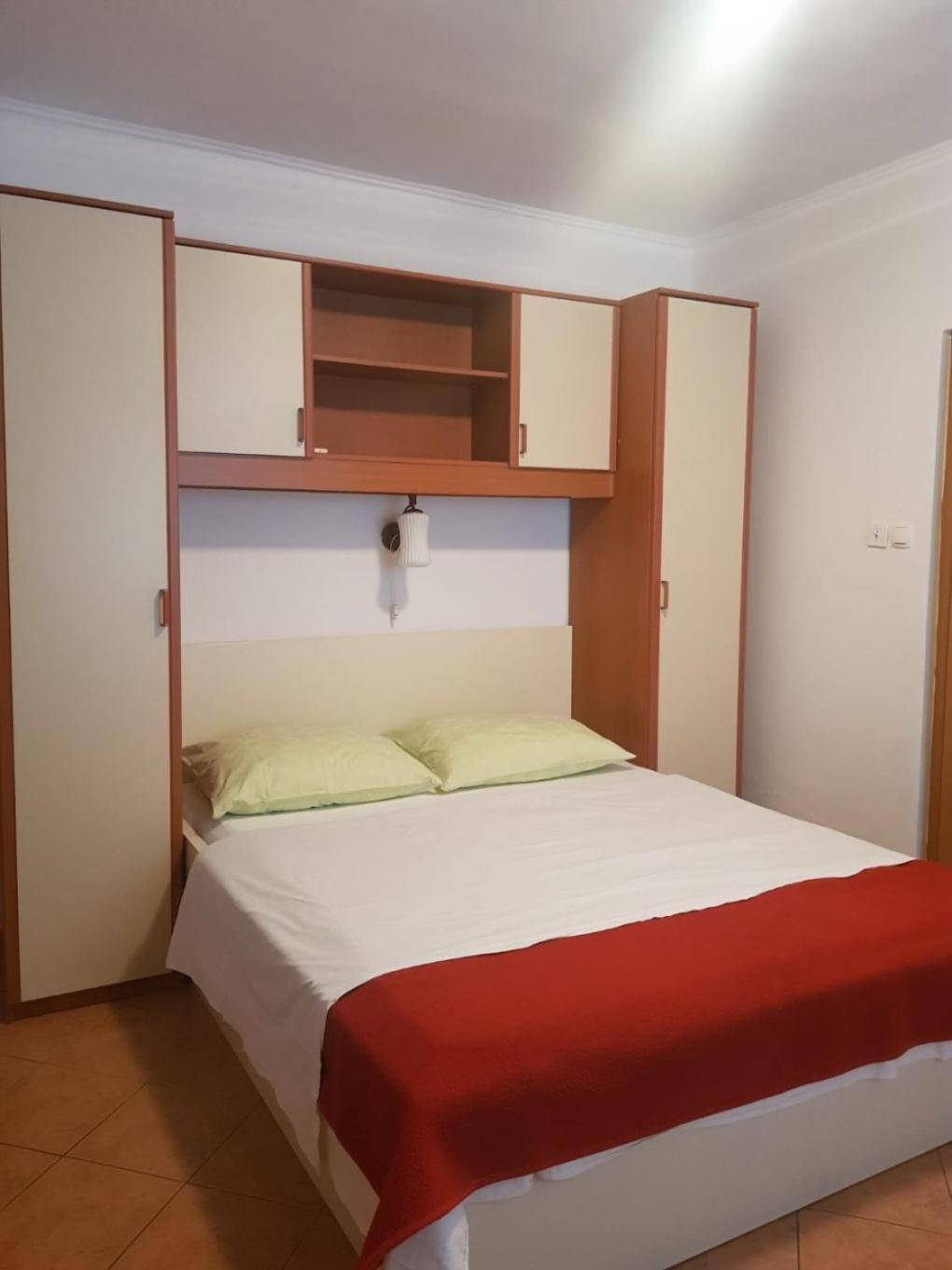Apartments Mari - Near Sea Лопар Екстериор снимка