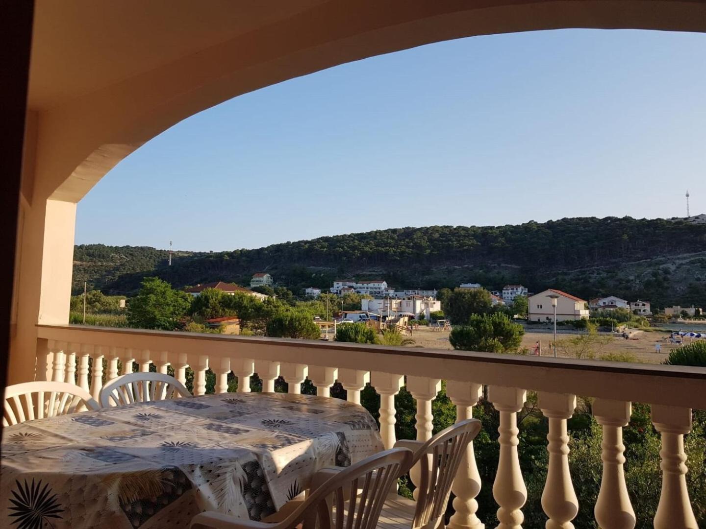 Apartments Mari - Near Sea Лопар Екстериор снимка